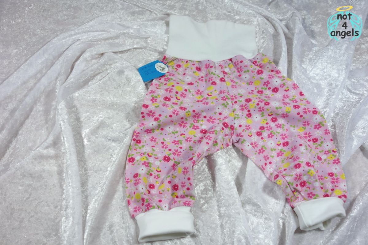 Mitwachshose Streublümchen auf rosa Gr. 68 - 74