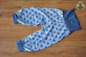 Mitwachshose Sterne jeansblau auf hellblau Gr. 92-98